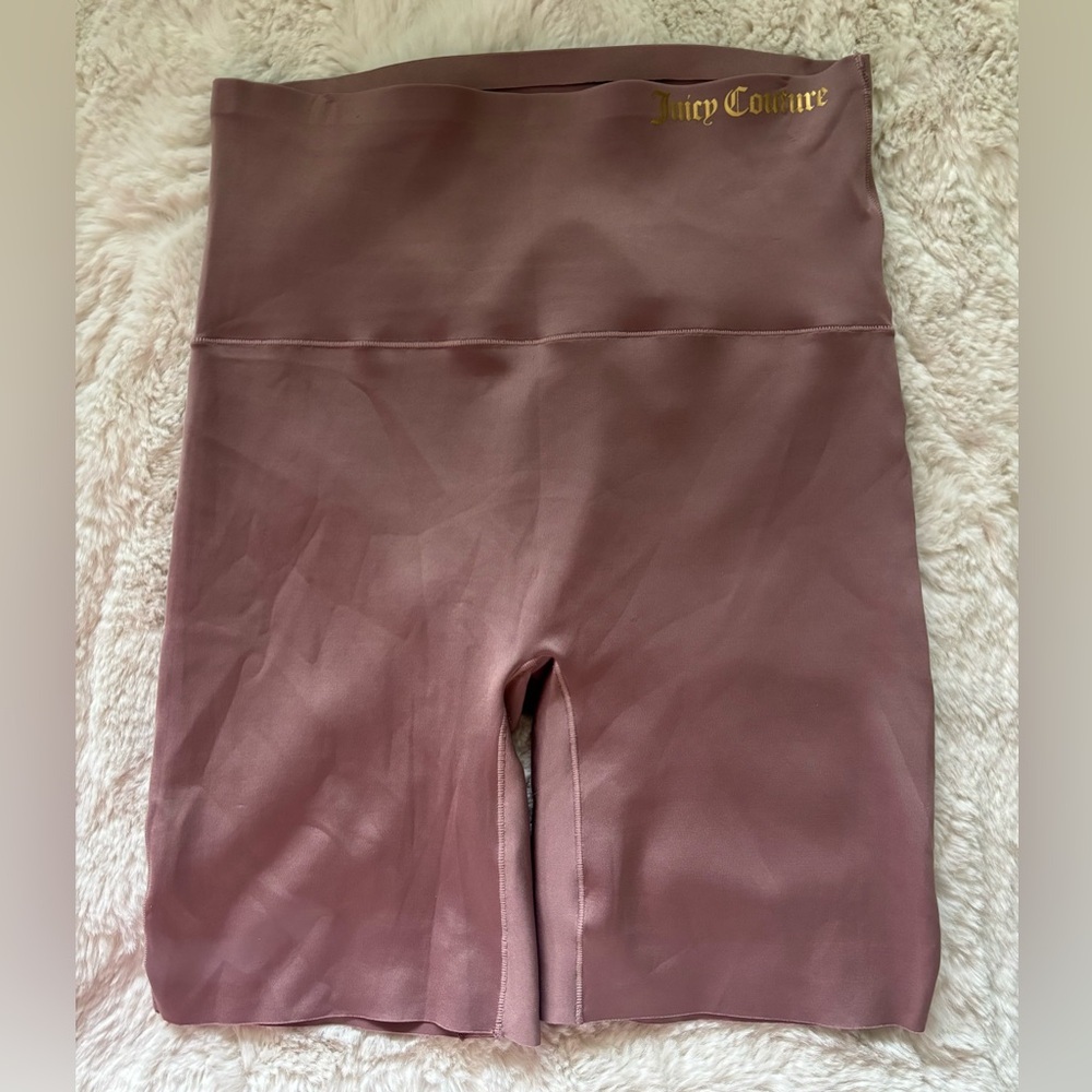 Juicy Couture Body Shaping Scuba High Mauve Purple Shorts Size: Large - Picture 3 of 5